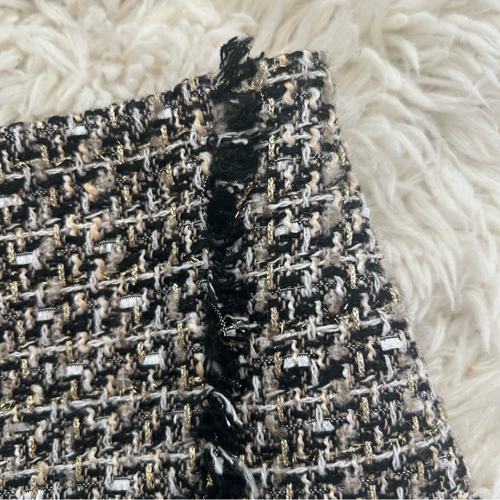 Express Tweed Mini Skirt With Fringe Black White Gold Metallic Size 4 NWT - Picture 3 of 7